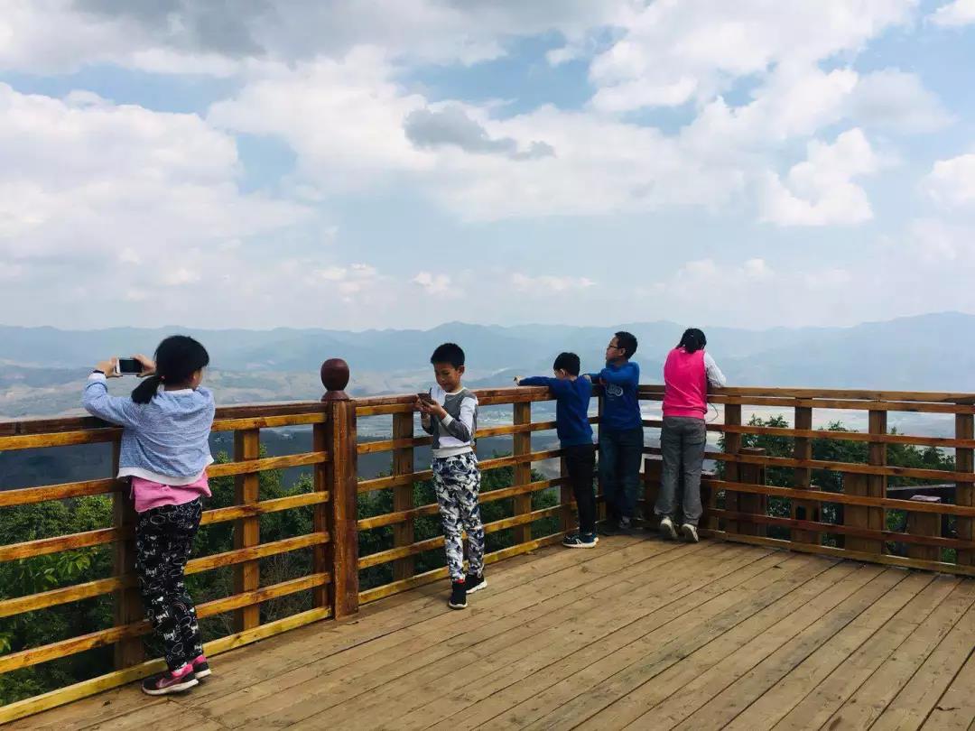 西雙版納研學(xué)夏令營